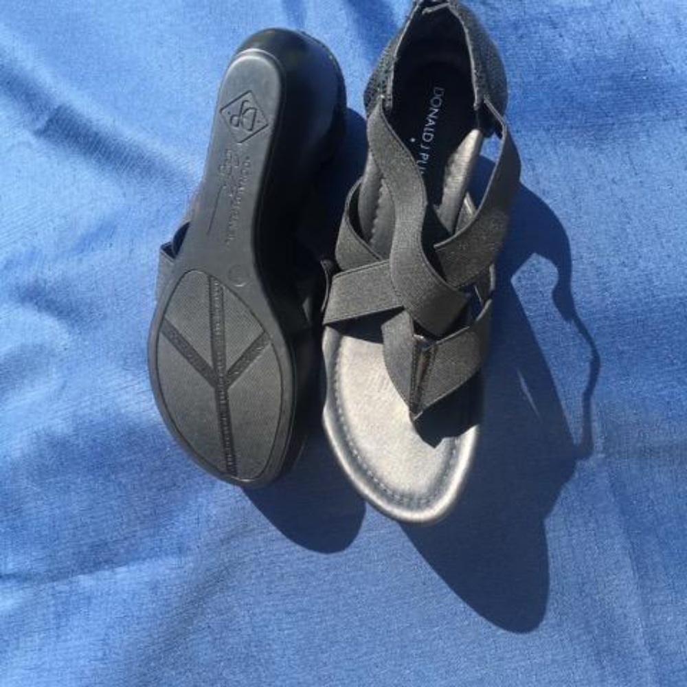 Black wedge sandal